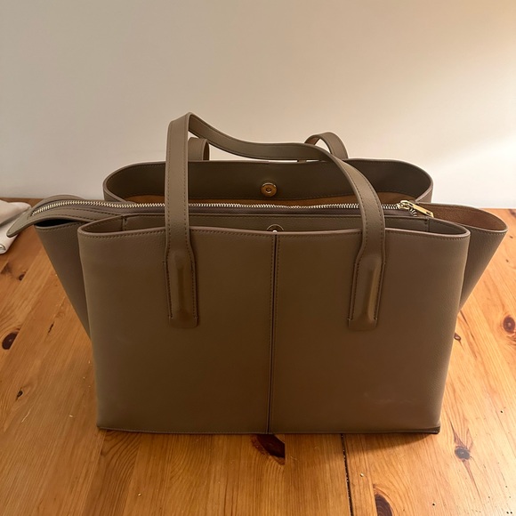 FREJA NEW YORK- Paloma Tote Taupe - Picture 6 of 6